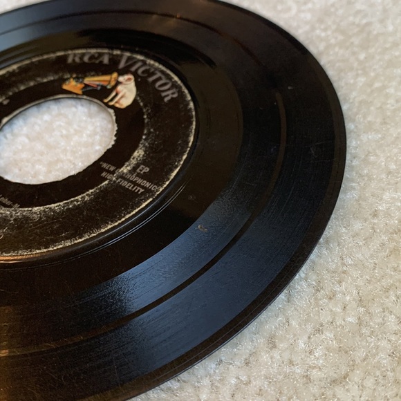 Vintage Elvis Presley Jail House Rock 7” Vinyl Record - Picture 4 of 9